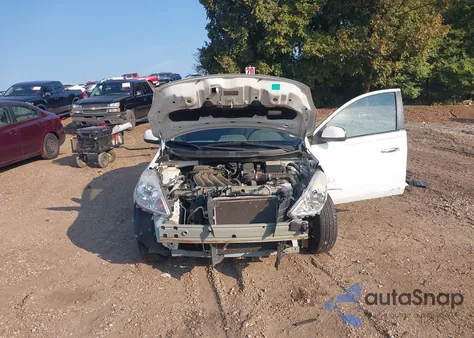 2013 Nissan Versa S/S Plus/Sv/Sl z USA, uszkodzony, nr VIN 3N1CN7AP7DL824558